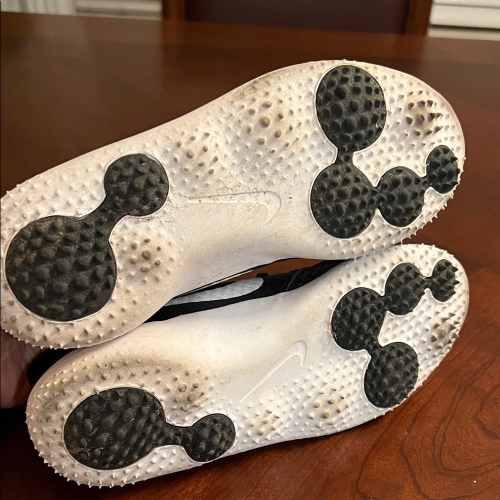 Nike Roshe Kids Black Golf Sneakers - Picture 5 of 5